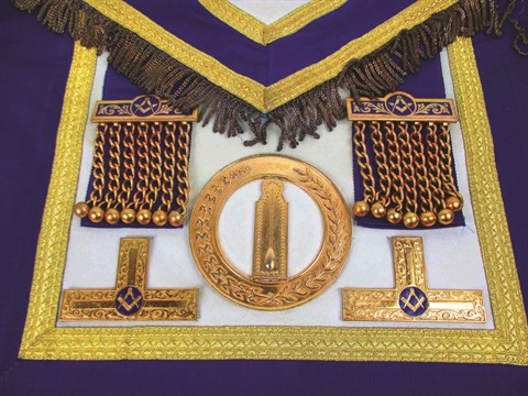 1789-masonic-apron-belonging-to-harry-l124213.jpg